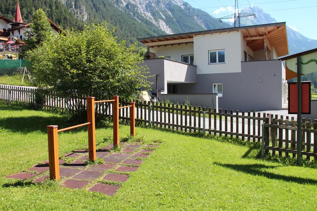 Appartement Ackerli Pettneu am Arlberg Bagian luar foto