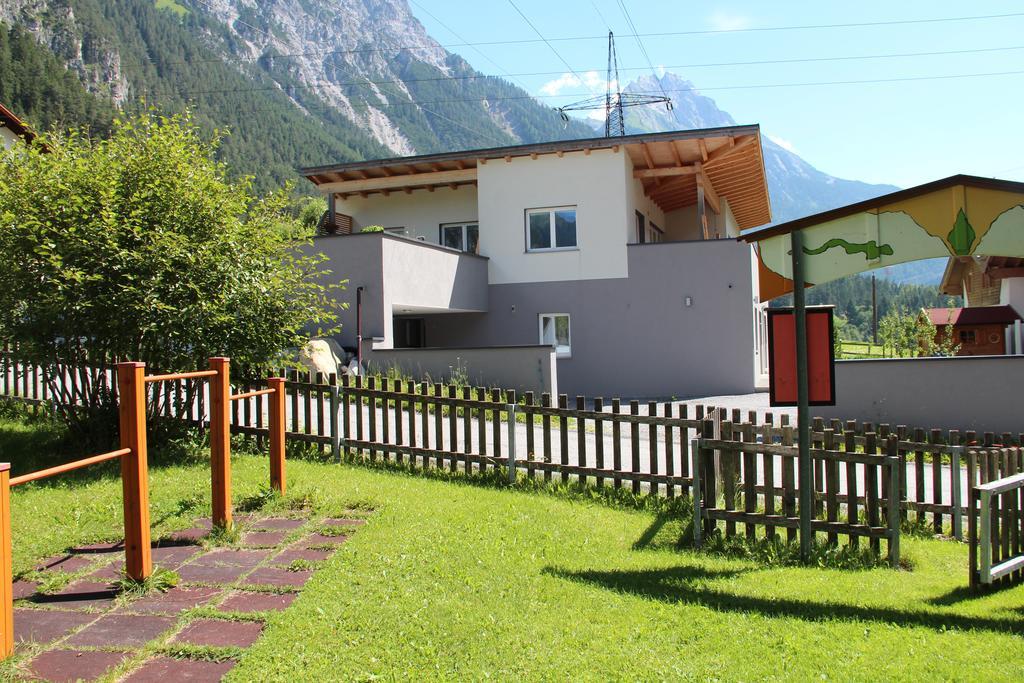 Appartement Ackerli Pettneu am Arlberg Bagian luar foto